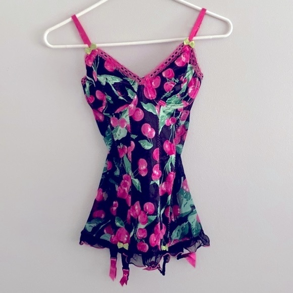 Victoria’s Secret vintage Y2K cherry garter slip